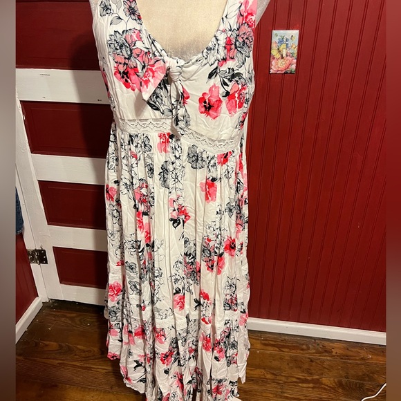 Torrid White & Pink Floral Tiered Midi Dress Size 12 NWOT - Picture 7 of 14